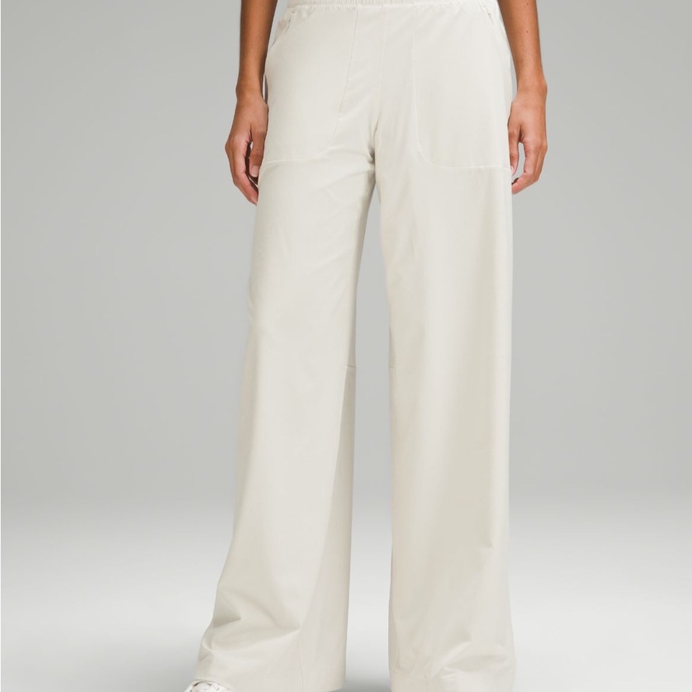 Lululemon NWT sz 8 Bone swift mid rise wide leg pants